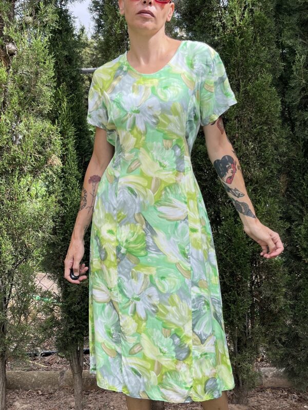 Vestido midi estampado en tonos verdes años 90