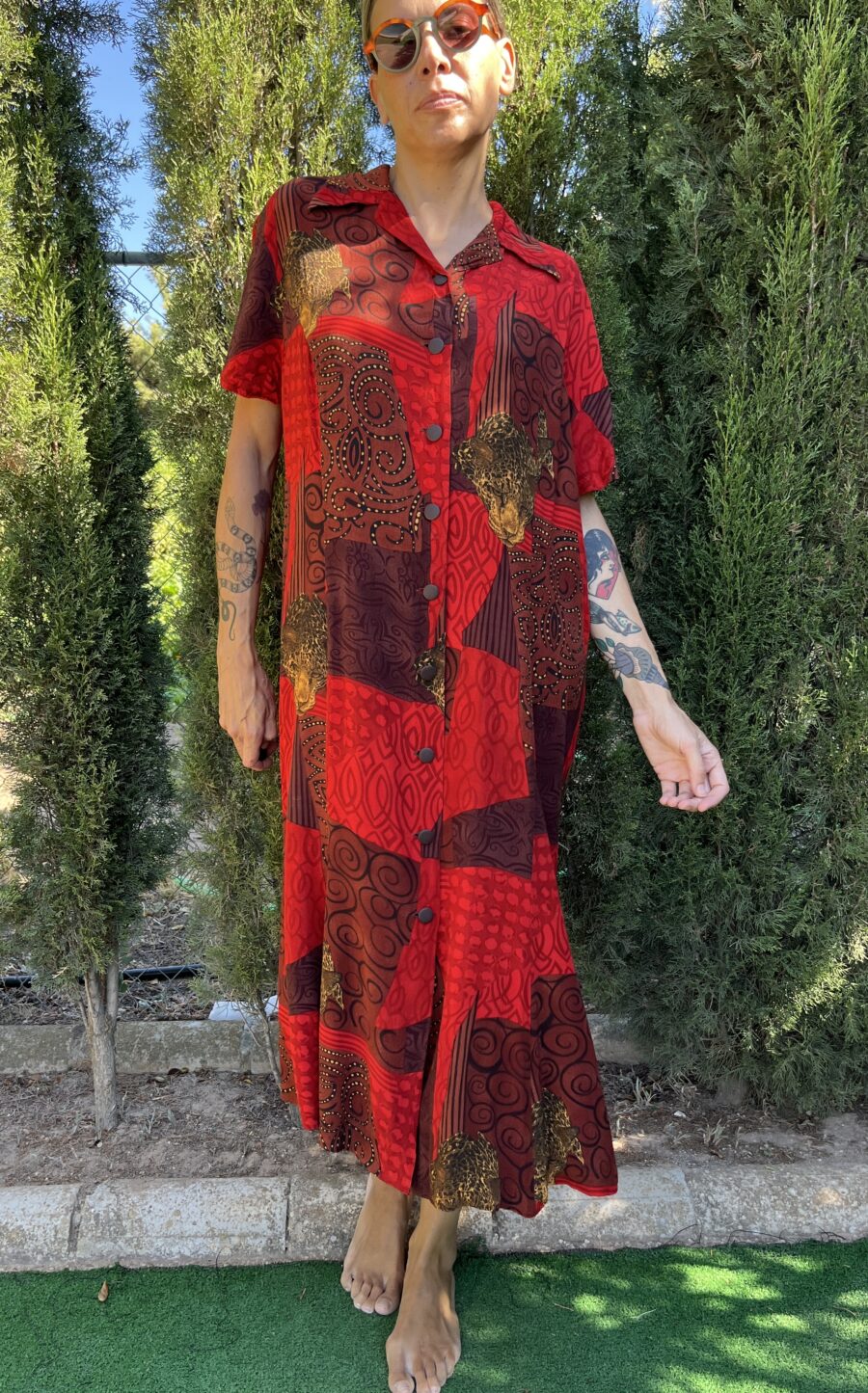 Vestido camisero en rojo con estampado años 80