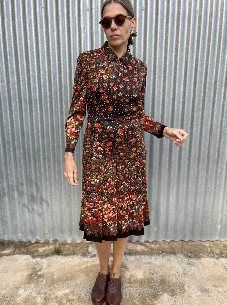 Vestido Vintage Años 60 con Estampado Floral y Puntos en Tonos Cálidos