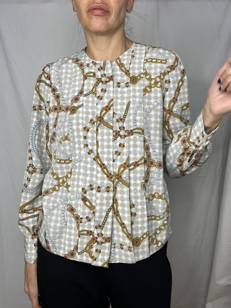 Camisa Vintage Hecha a Mano con Estampado de Cadenas y Joyas - Image 2