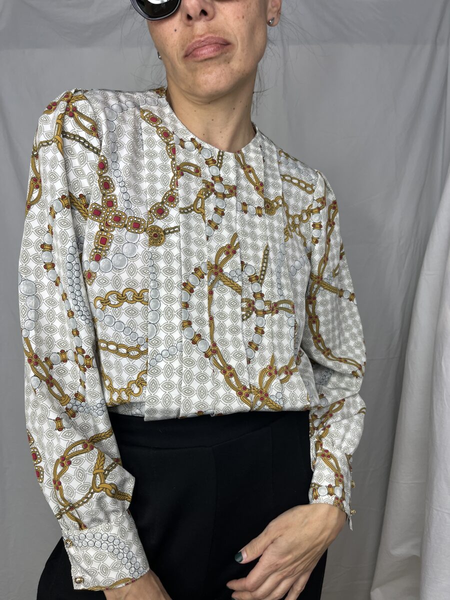 Camisa Vintage Hecha a Mano con Estampado de Cadenas y Joyas - Imagen 6