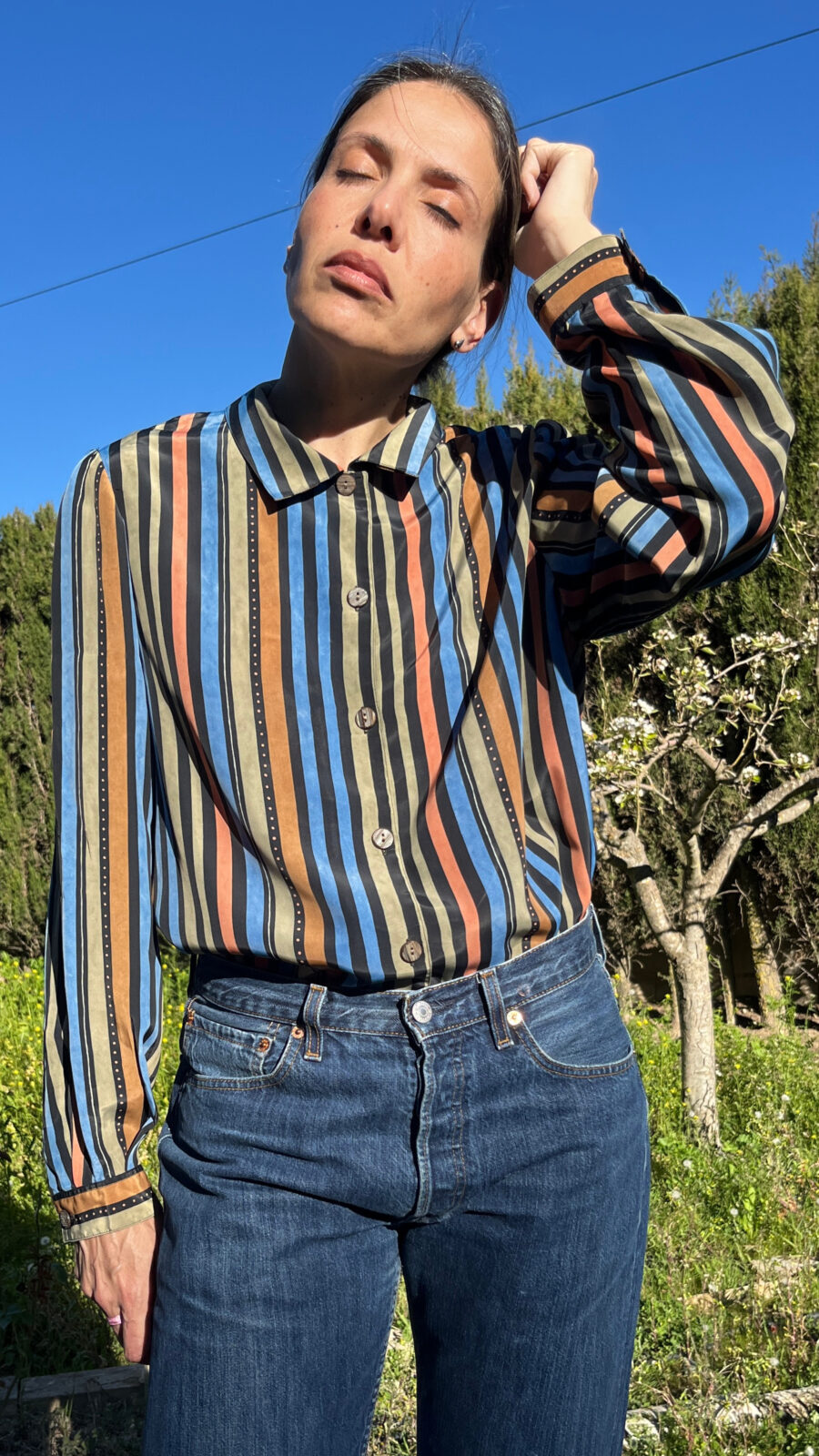 Camisa Vintage Años 80 de Rayas Multicolor con Tacto Sedoso