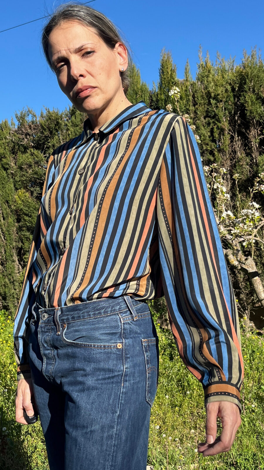 Camisa Vintage Años 80 de Rayas Multicolor con Tacto Sedoso - Imagen 9