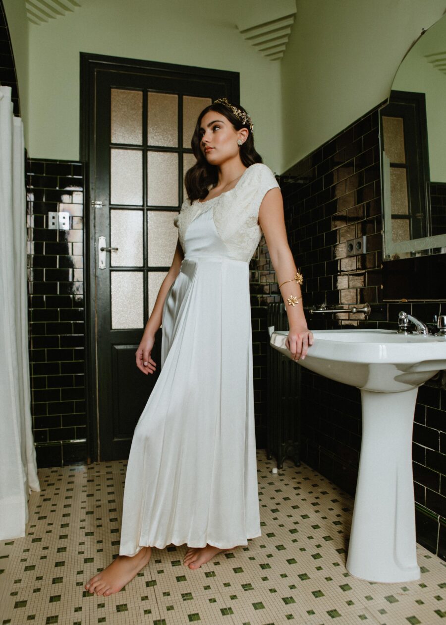Vestido de novia de encaje y raso primera mitad S.XX “Crisanta” - Imagen 2