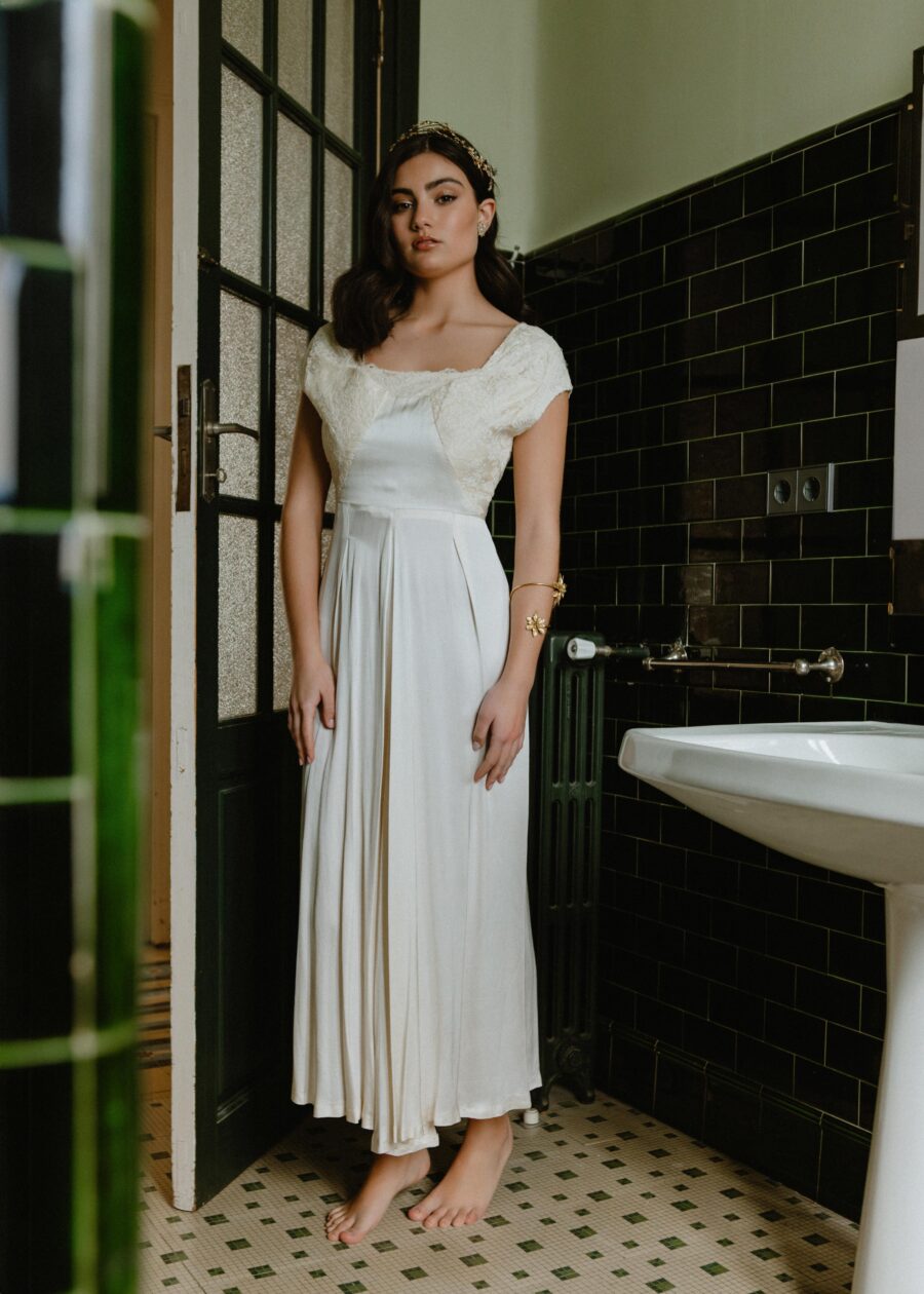 Vestido de novia de encaje y raso primera mitad S.XX “Crisanta” - Imagen 3