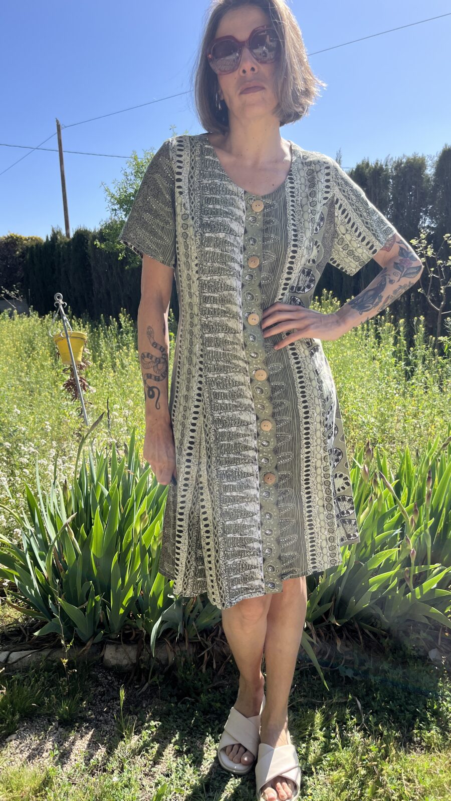 Vestido Vintage Años 80 con Estampado Étnico en Tonos Verdes y Botones de Madera - Imagen 8