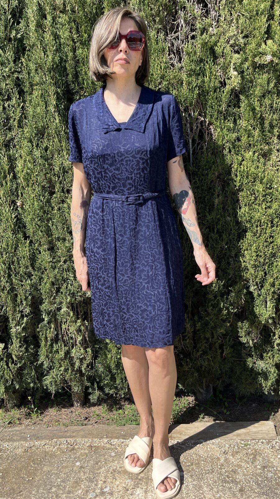 Vestido Hecho a Mano Años 70 en Jacquard Azul Marino con Cinturón Incorporado - Imagen 7