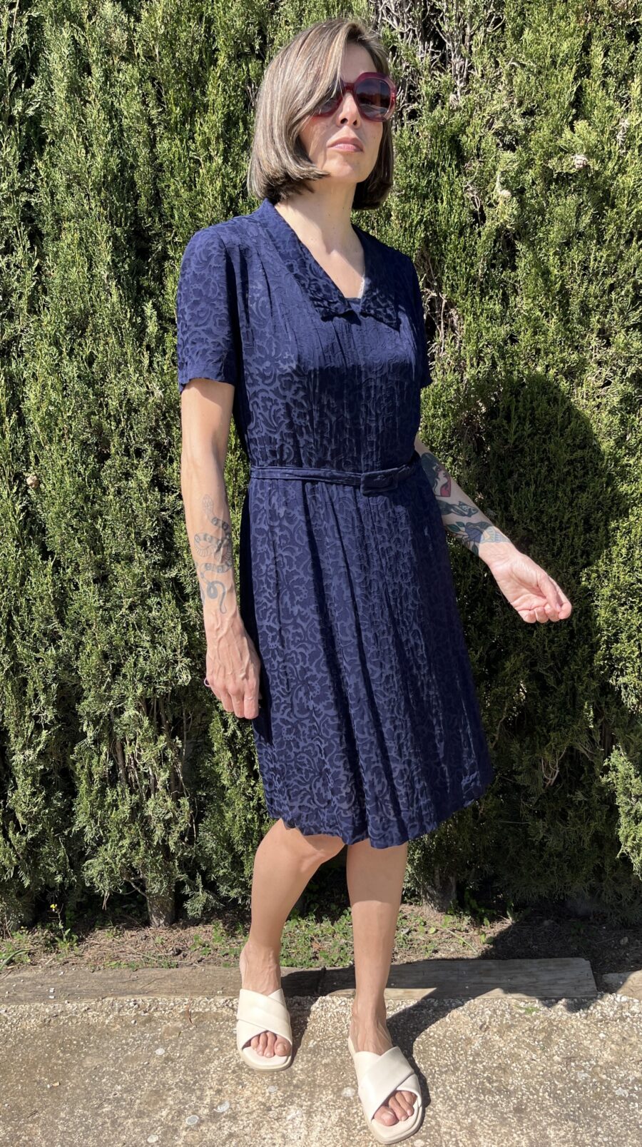 Vestido Hecho a Mano Años 70 en Jacquard Azul Marino con Cinturón Incorporado - Imagen 15