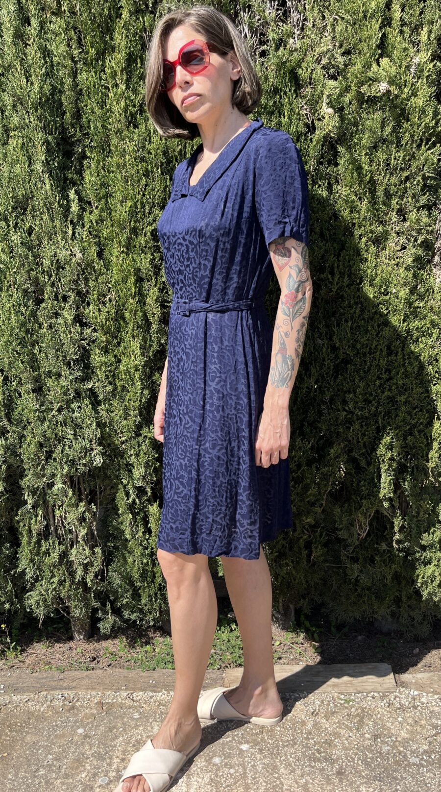Vestido Hecho a Mano Años 70 en Jacquard Azul Marino con Cinturón Incorporado - Imagen 12