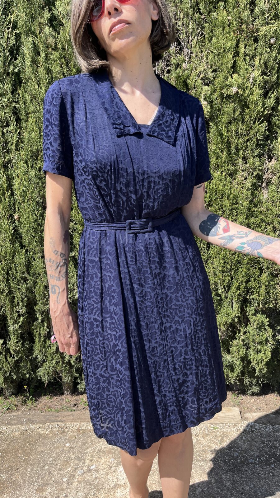 Vestido Hecho a Mano Años 70 en Jacquard Azul Marino con Cinturón Incorporado - Imagen 10