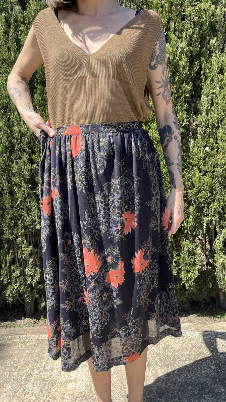 Falda Vintage Años 70 con Estampado Floral en Azul y Coral — Hecha en Francia - Imagen 9