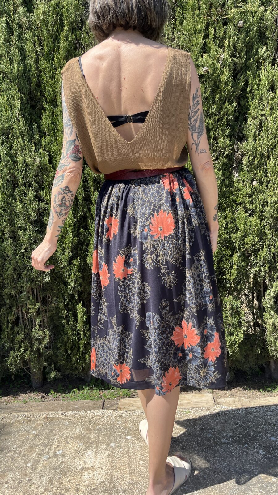 Falda Vintage Años 70 con Estampado Floral en Azul y Coral — Hecha en Francia - Imagen 5
