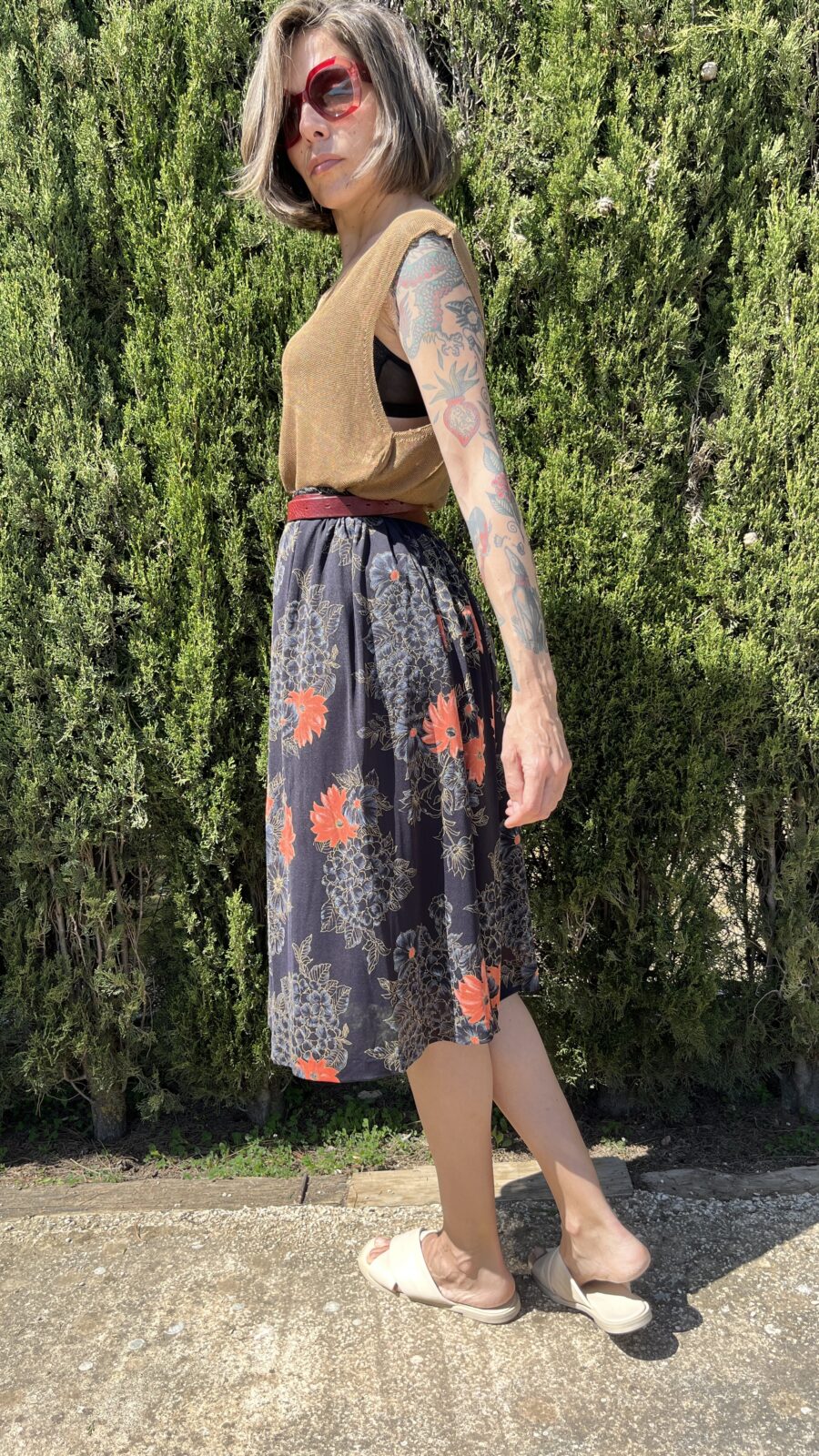 Falda Vintage Años 70 con Estampado Floral en Azul y Coral — Hecha en Francia - Imagen 4