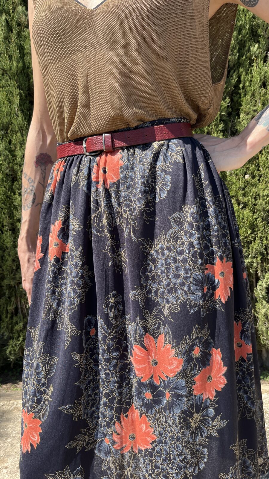Falda Vintage Años 70 con Estampado Floral en Azul y Coral — Hecha en Francia - Imagen 2