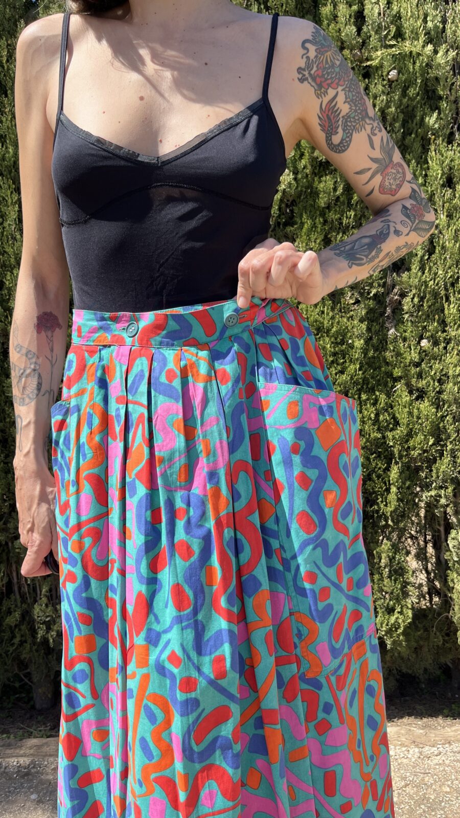 Falda Vintage Guy Laroche para El Corte Inglés Años 80 con Estampado Multicolor y Cierre de Botones Trasero - Imagen 7