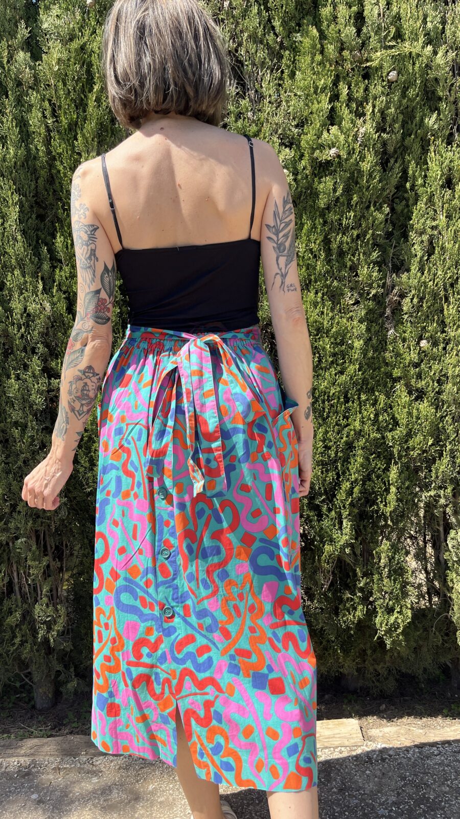 Falda Vintage Guy Laroche para El Corte Inglés Años 80 con Estampado Multicolor y Cierre de Botones Trasero - Imagen 11
