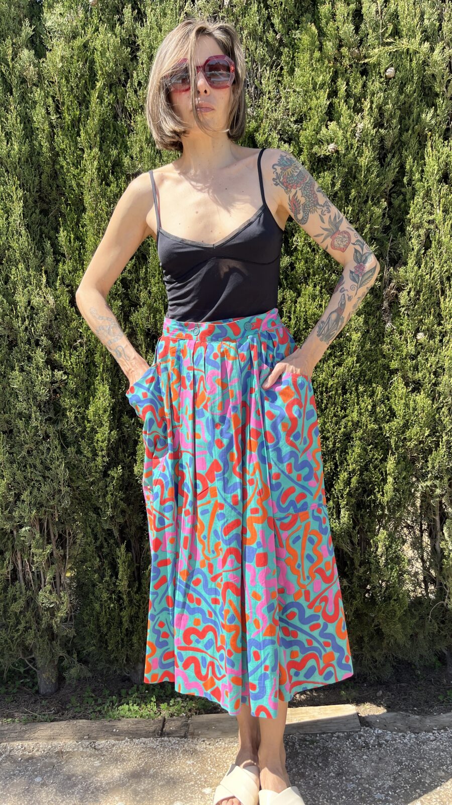 Falda Vintage Guy Laroche para El Corte Inglés Años 80 con Estampado Multicolor y Cierre de Botones Trasero - Imagen 5