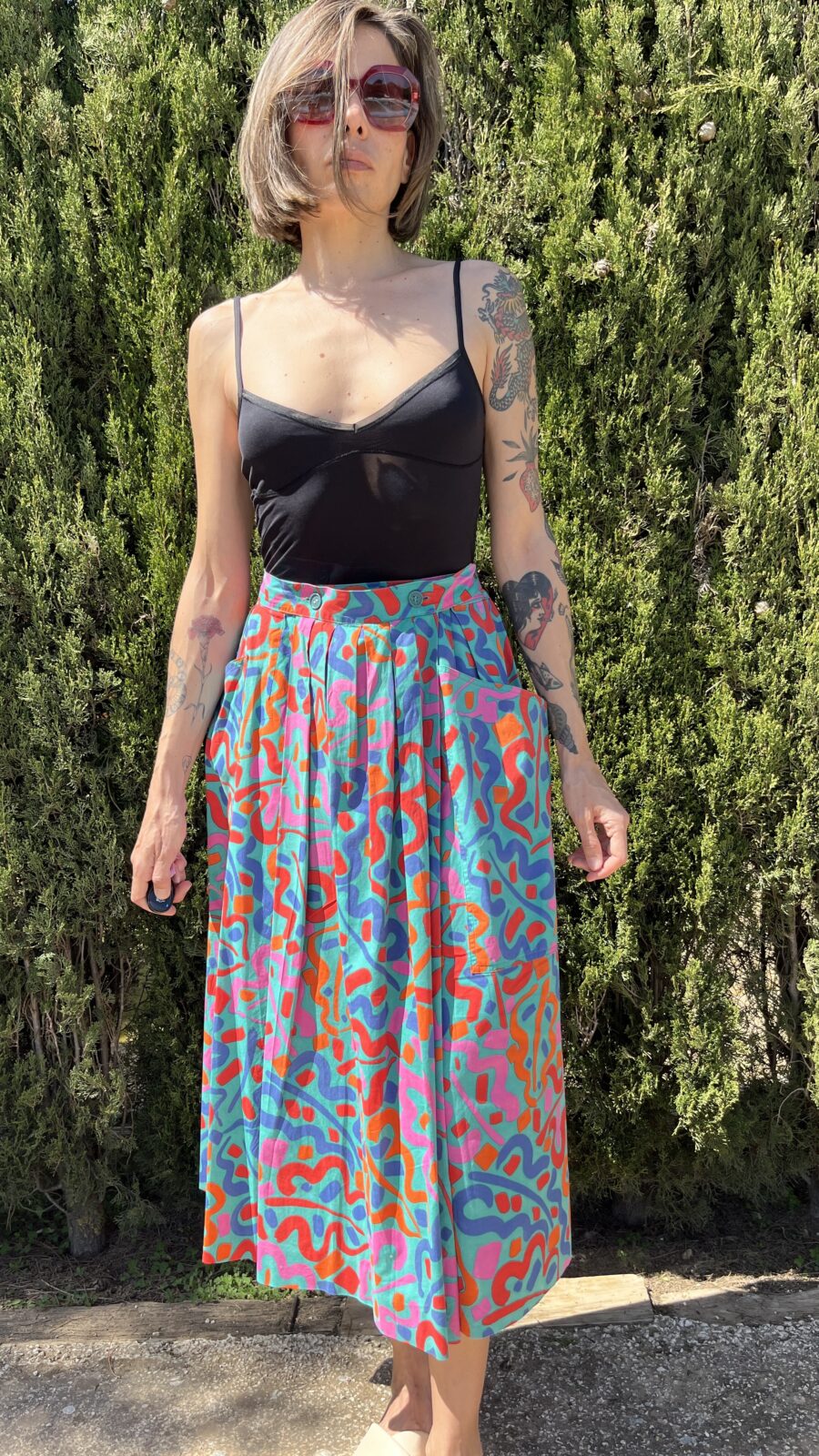Falda Vintage Guy Laroche para El Corte Inglés Años 80 con Estampado Multicolor y Cierre de Botones Trasero - Imagen 3