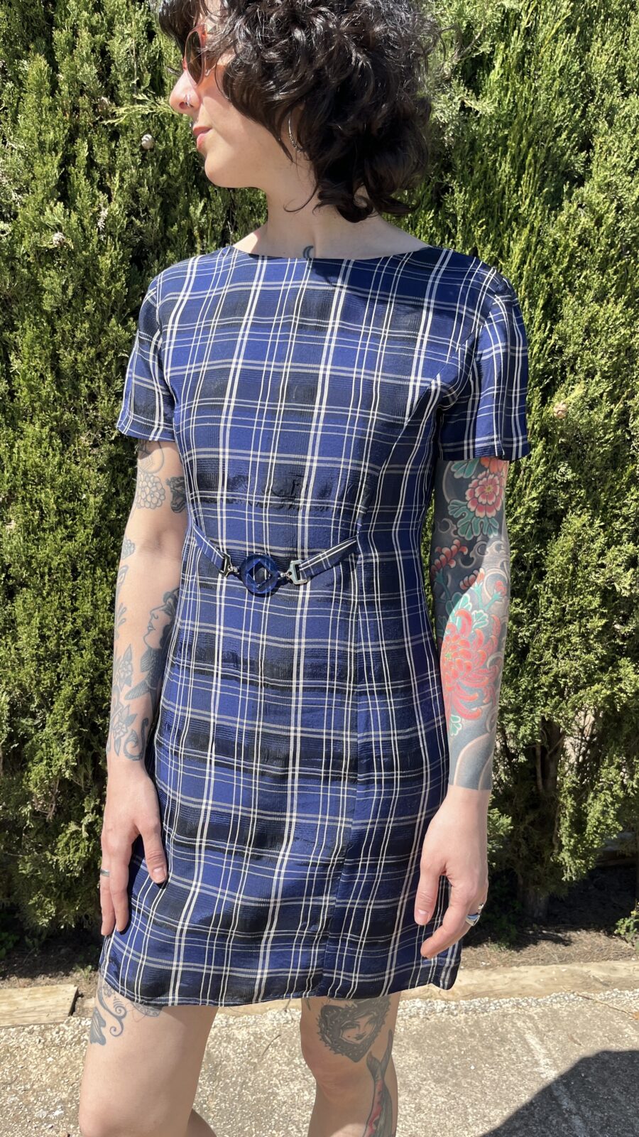 Vestido Vintage Años 80 con Cuadro Azul y Cinturilla Decorativa - Imagen 7