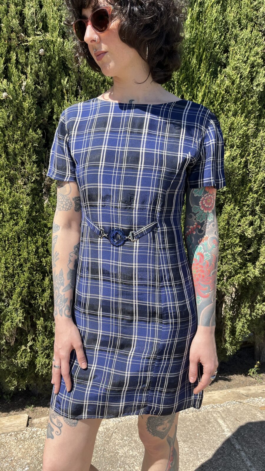 Vestido Vintage Años 80 con Cuadro Azul y Cinturilla Decorativa