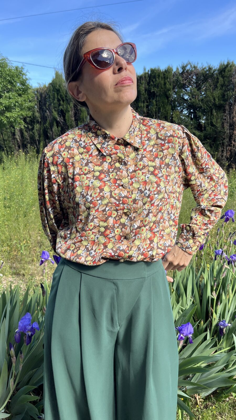 Camisa Vintage Hecha a Mano con Estampado Floral Multicolor - Imagen 3
