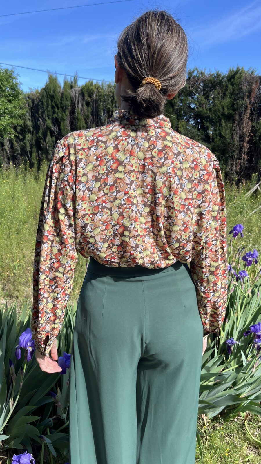 Camisa Vintage Hecha a Mano con Estampado Floral Multicolor - Imagen 6