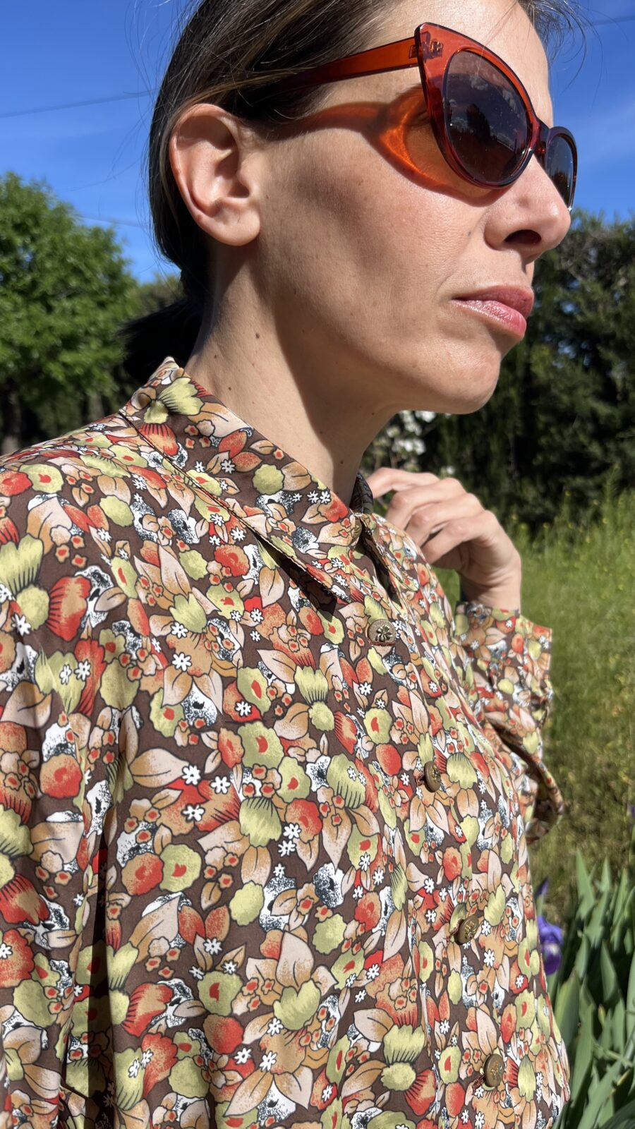 Camisa Vintage Hecha a Mano con Estampado Floral Multicolor - Imagen 5