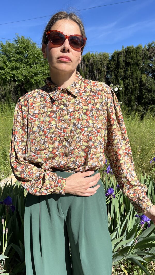 Camisa Vintage Hecha a Mano con Estampado Floral Multicolor