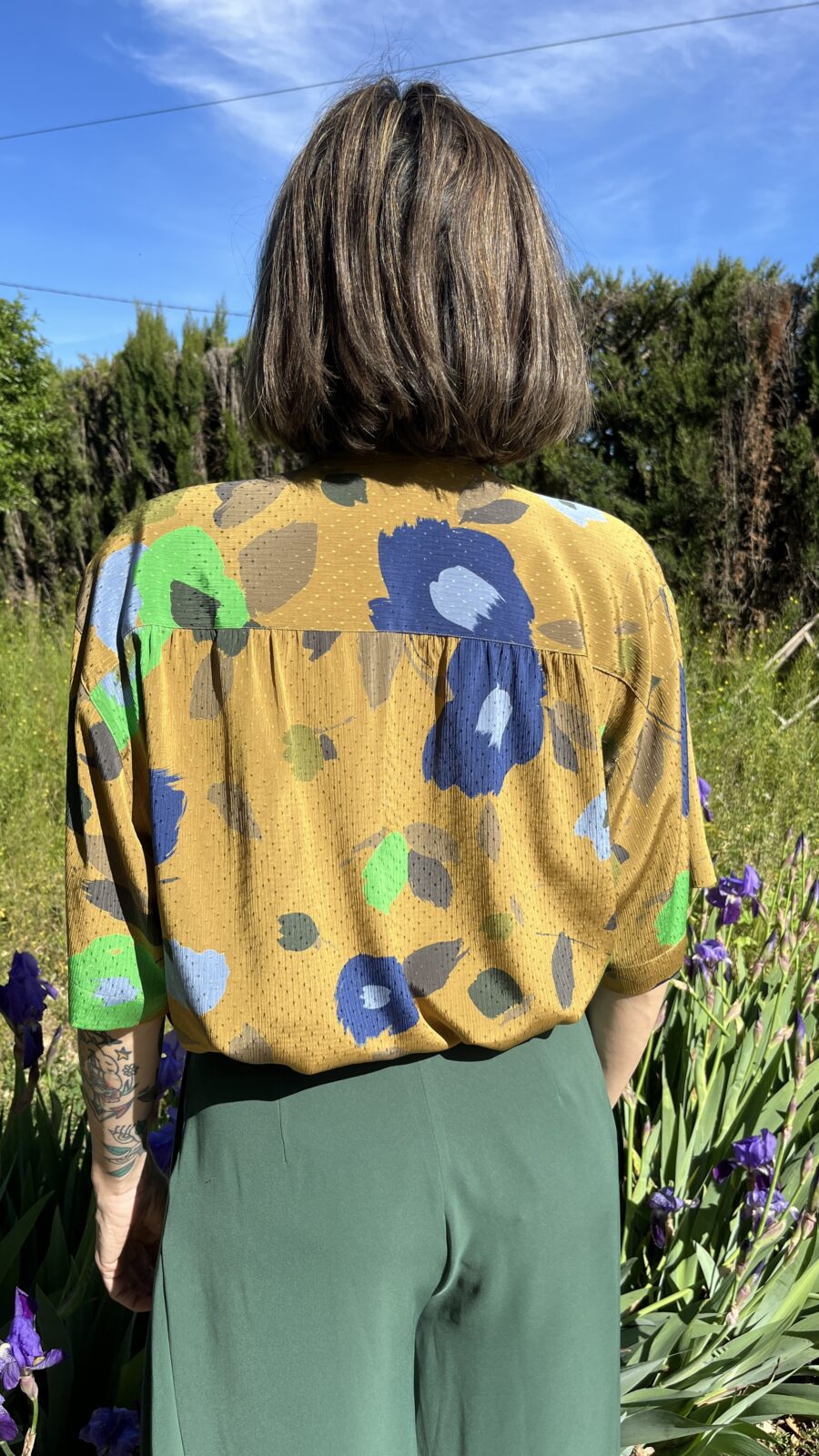 Camisa Vintage Española de los Años 80 con Estampado Floral Abstracto - Imagen 7