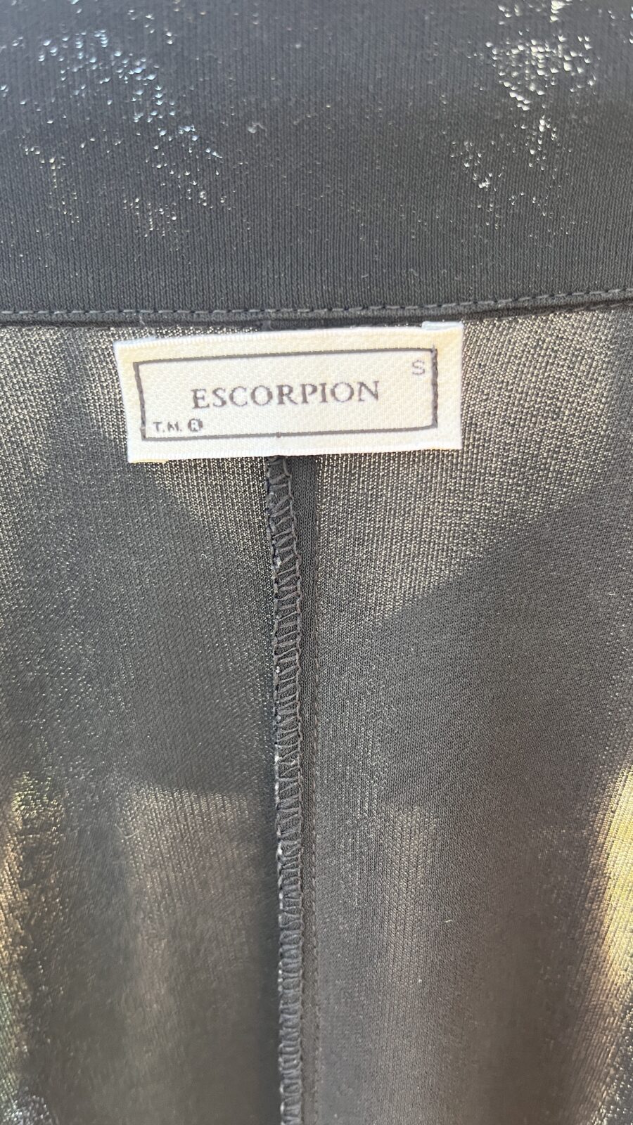 Camisa de Punto Sintético Negra Escorpión Años 90 - Imagen 10