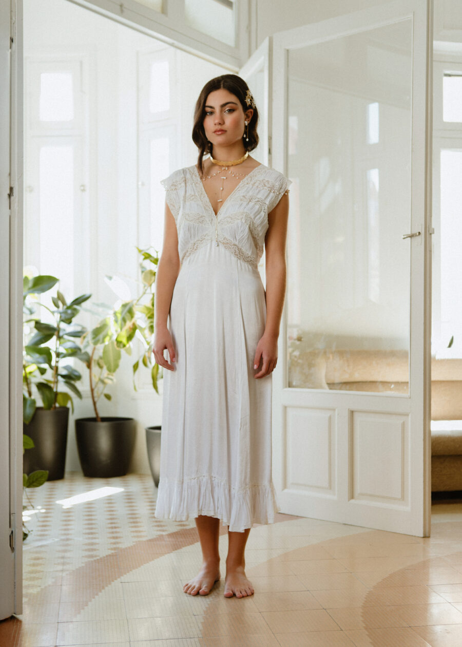 Vestido "Casta" Original de Principios del Siglo XX con Cuerpo de Encaje y Falda en raso de seda - Imagen 4