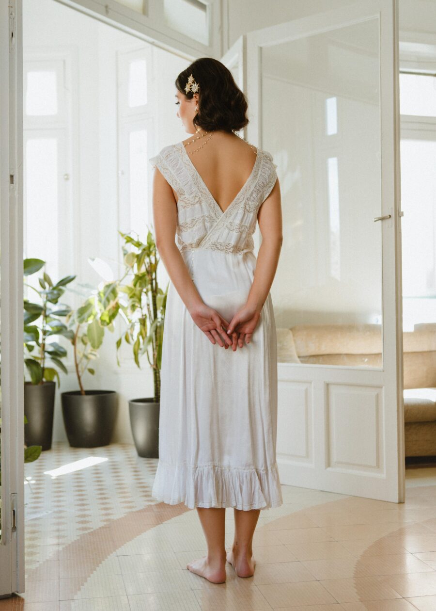 Vestido "Casta" Original de Principios del Siglo XX con Cuerpo de Encaje y Falda en raso de seda - Imagen 5