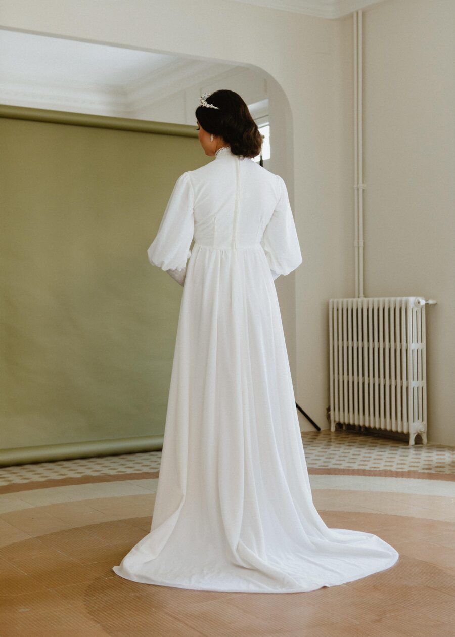 Vestido de Novia Vintage Años 70 "Romualda" con Canesú y Puños Ribeteados - Imagen 14