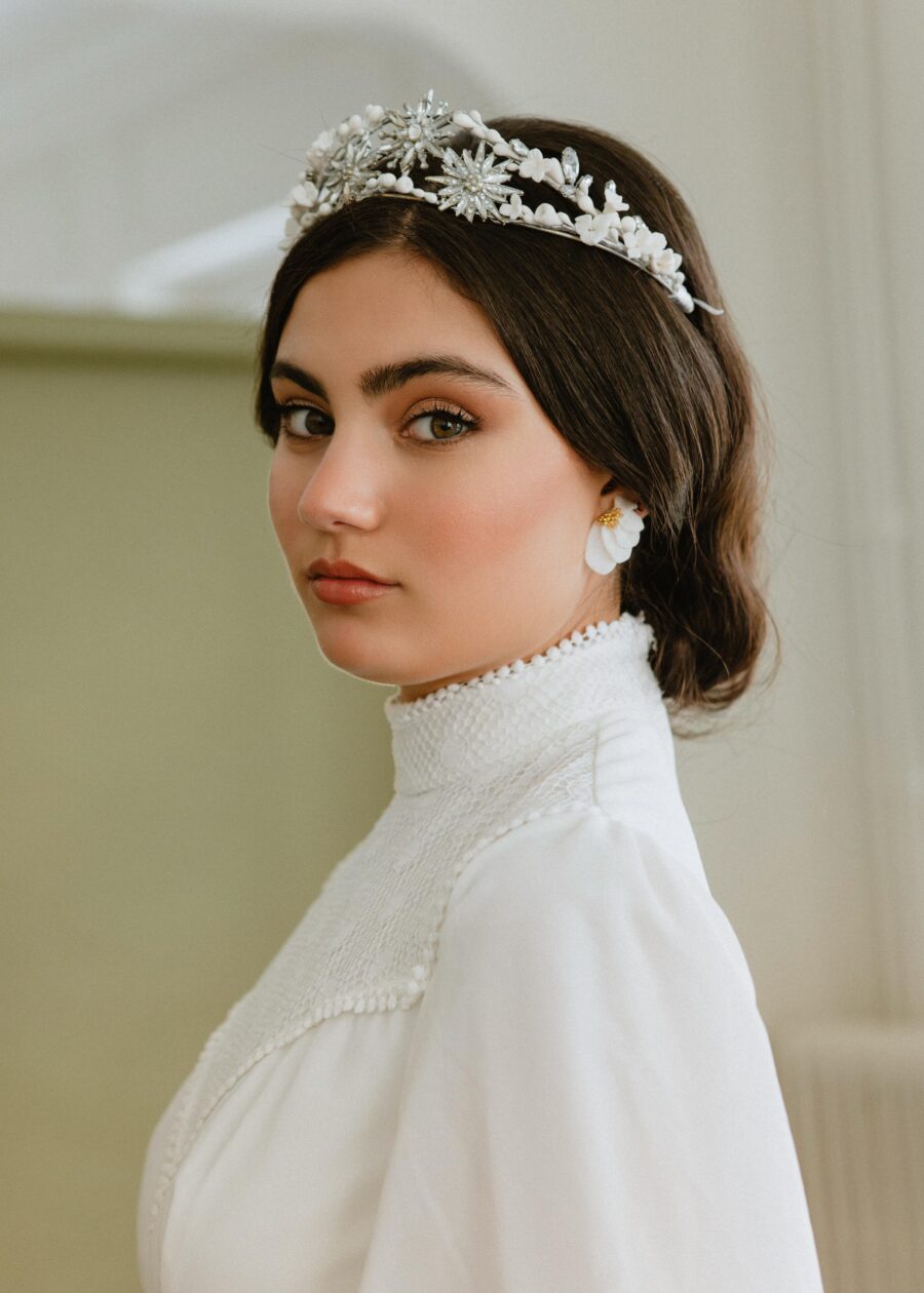 Vestido de Novia Vintage Años 70 "Romualda" con Canesú y Puños Ribeteados - Imagen 19