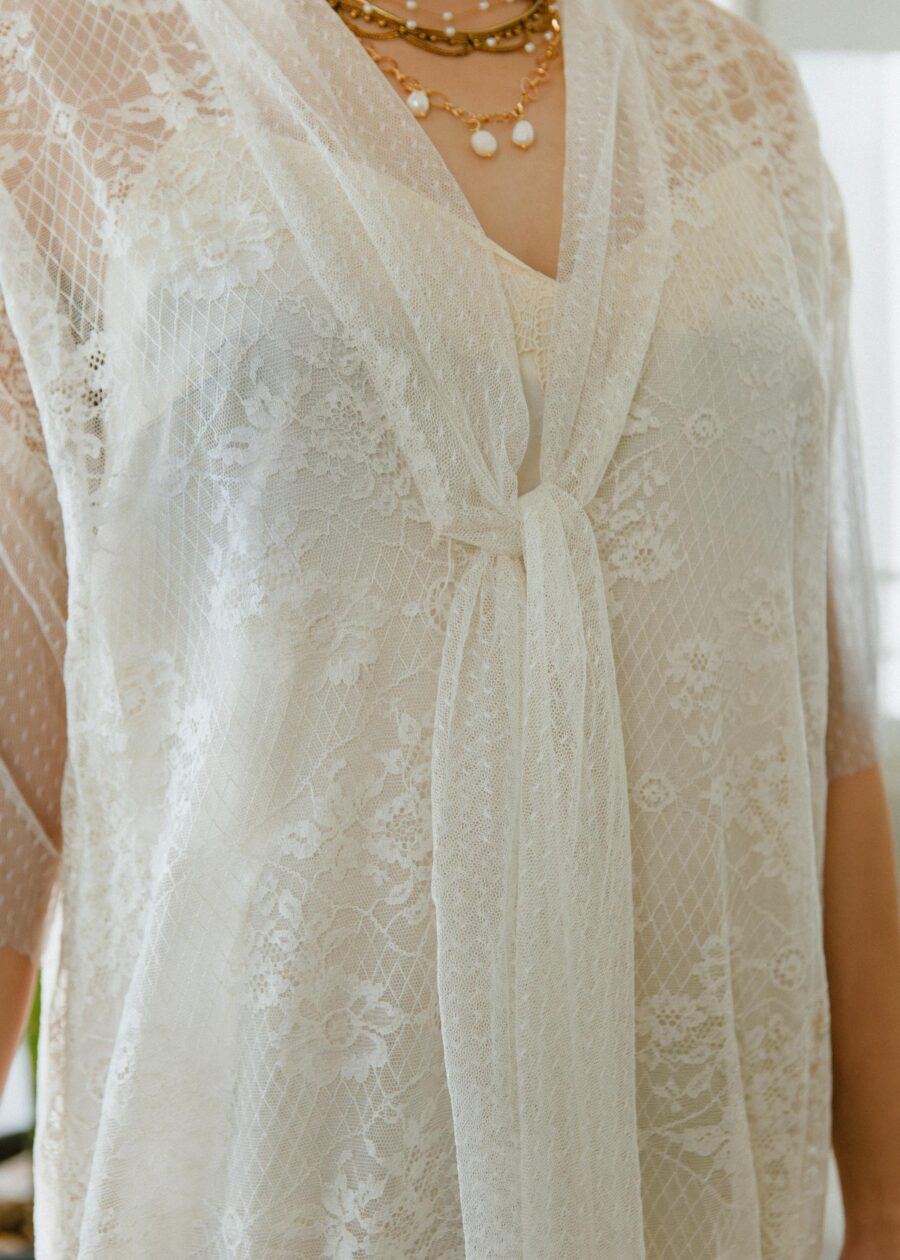 Vestido de Novia "Andrea" con Sobrecapa de Encaje – Primera Mitad del Siglo XX - Imagen 4