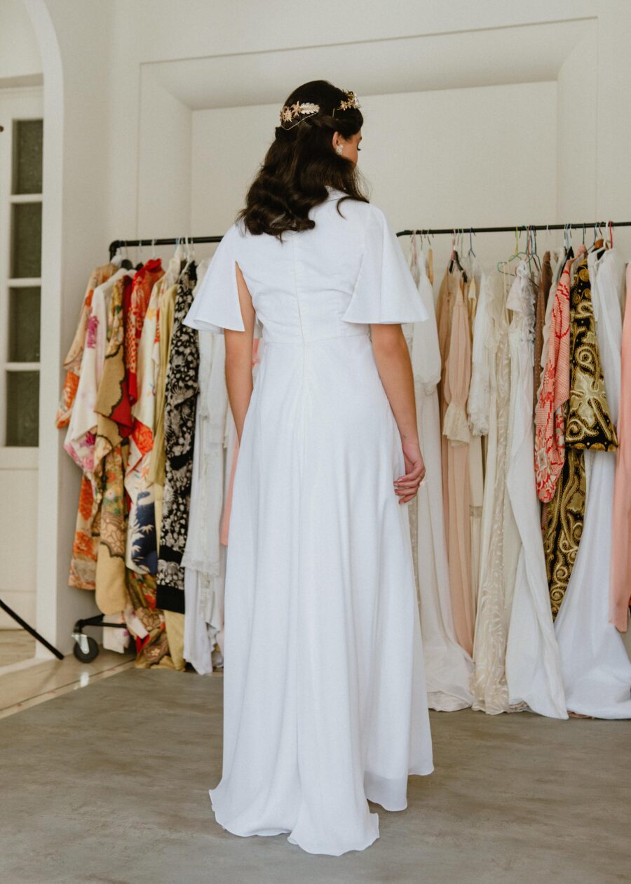 Vestido de Novia Vintage Años 60 "Marianna" con Mangas Acampanadas y Bordado Floral - Imagen 7