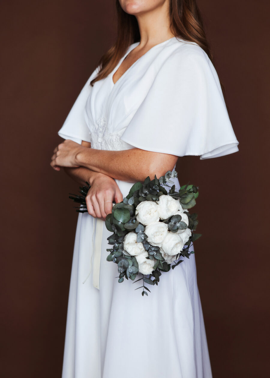 Vestido de Novia Vintage Años 60 "Marianna" con Mangas Acampanadas y Bordado Floral - Imagen 10