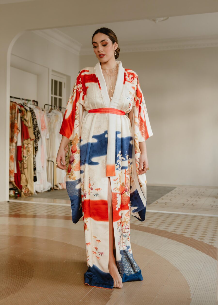 Kimono Furisode años 70 “Naoko” con Bordados en Hilo Dorado - Imagen 3