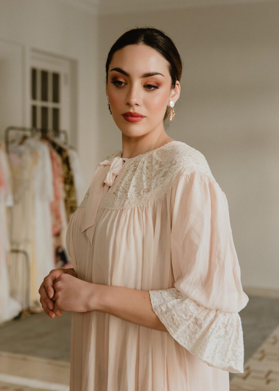 Vestido Lencero "Juliana" de Principios del S.XX en Muselina con Encajes de Algodón Bordado - Imagen 7