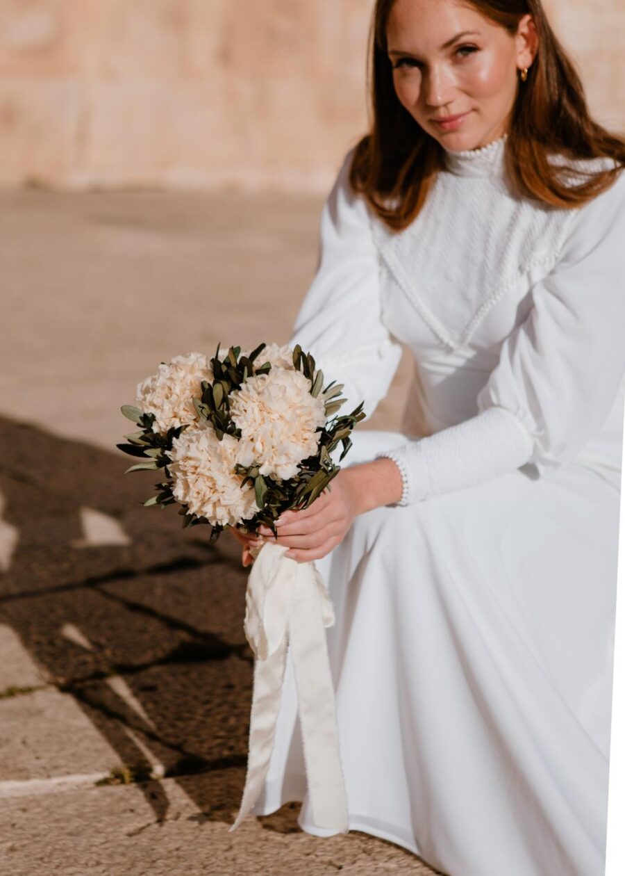 Vestido de Novia Vintage Años 70 "Romualda" con Canesú y Puños Ribeteados - Imagen 50