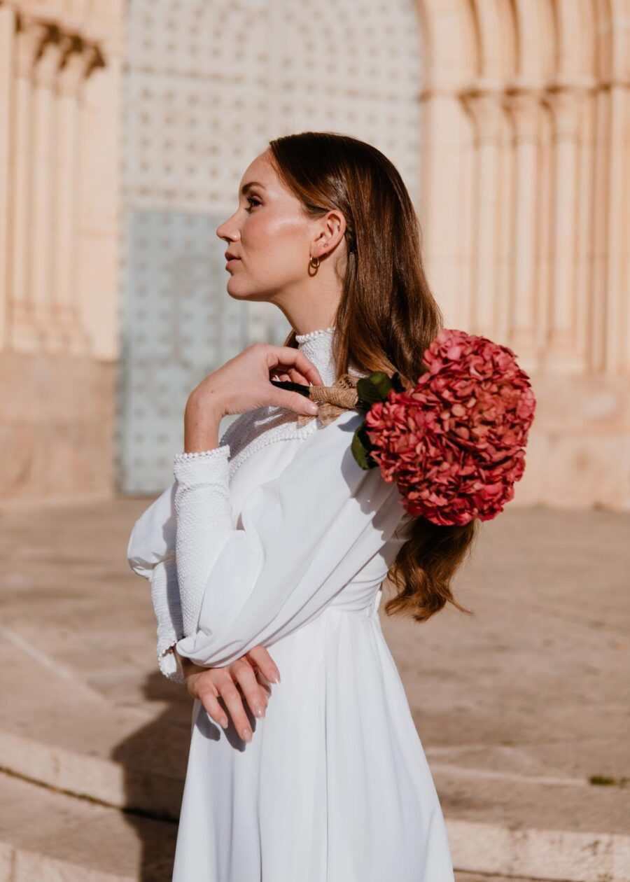 Vestido de Novia Vintage Años 70 "Romualda" con Canesú y Puños Ribeteados - Imagen 42