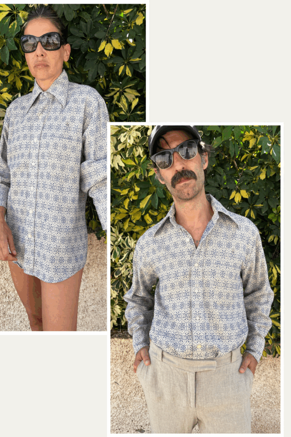 Camisa Vintage Años 70 con Estampado Azul Geométrico