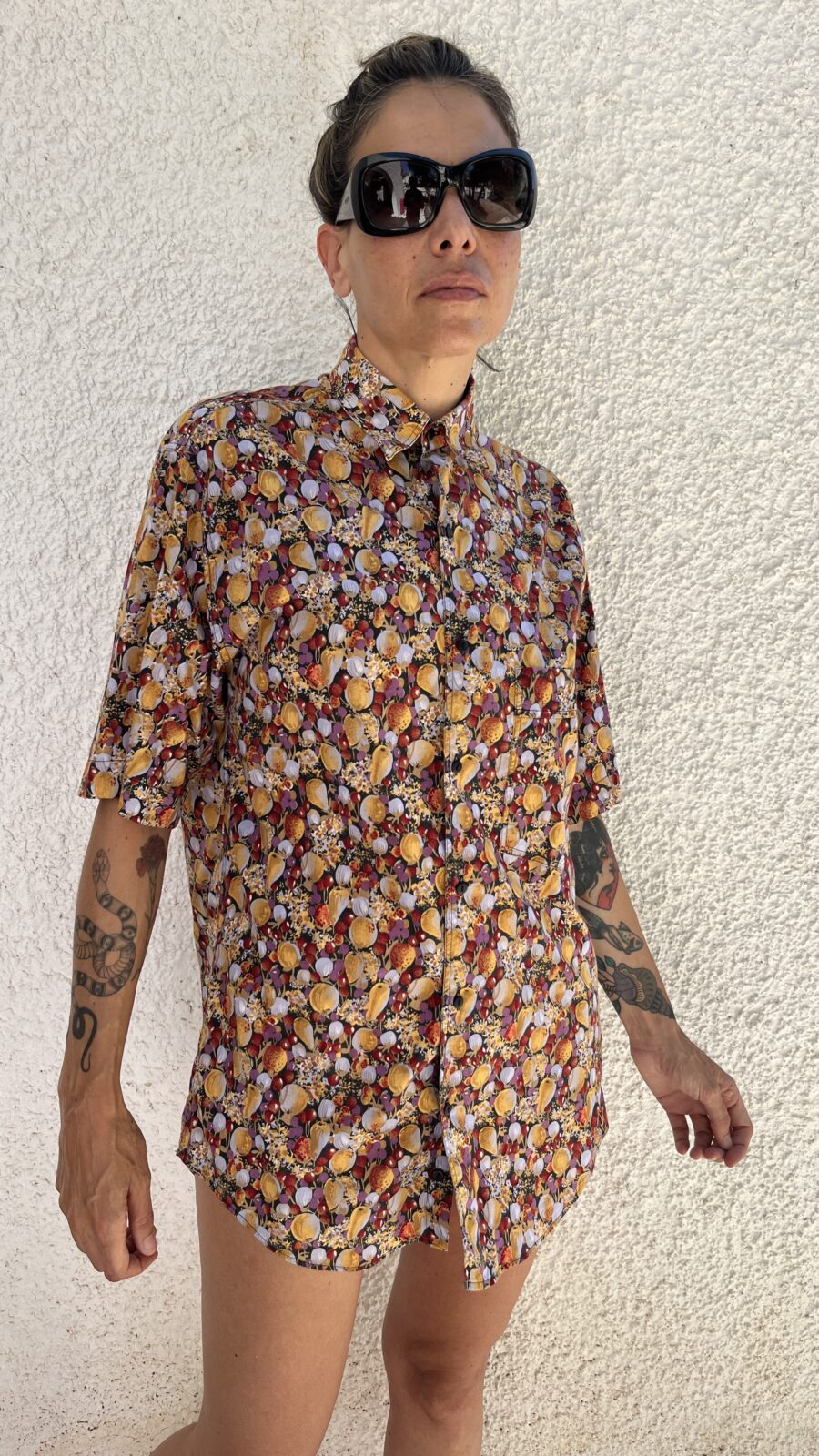 Camisa unisex Vintage Española Años 80 con Estampado de Frutas y Flores - Imagen 6