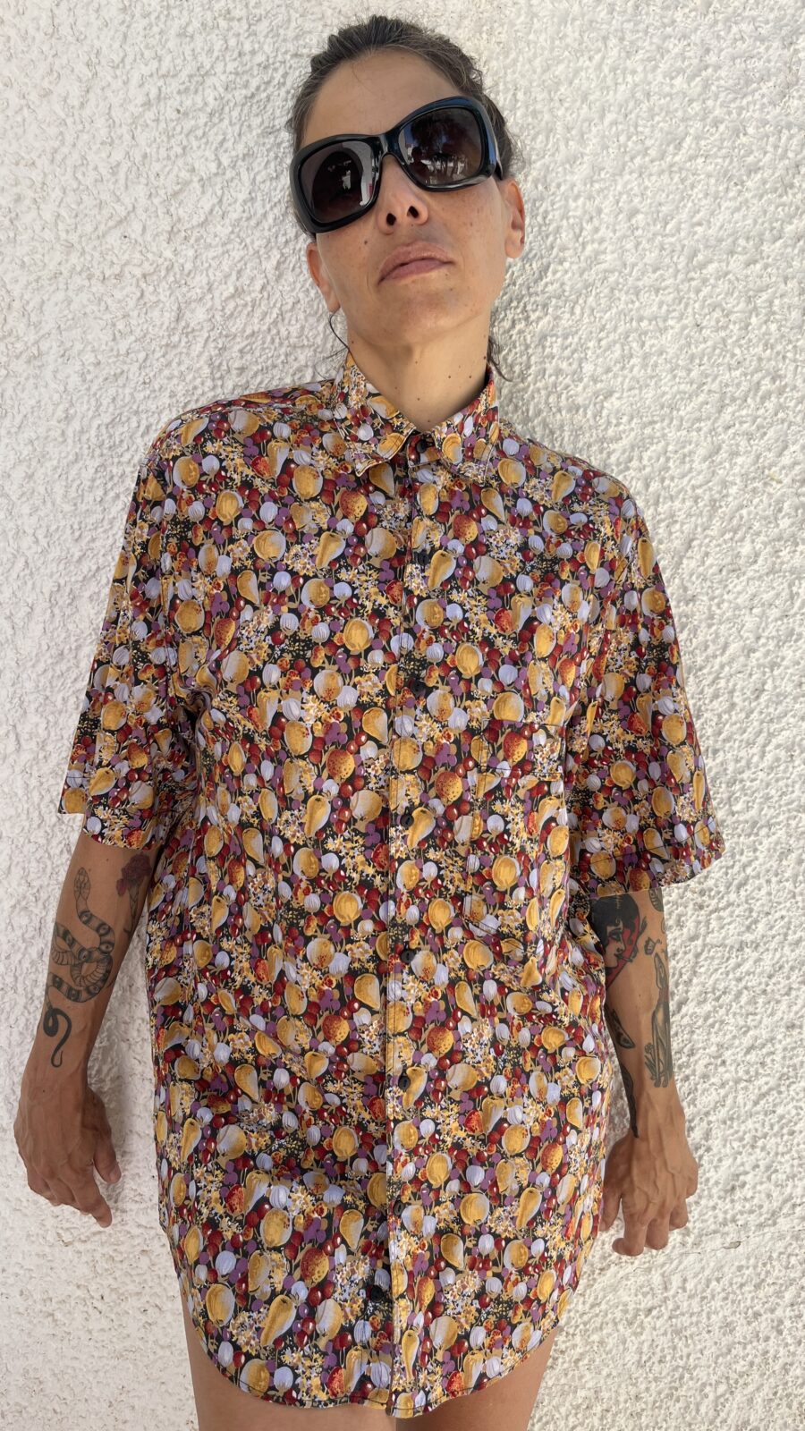 Camisa unisex Vintage Española Años 80 con Estampado de Frutas y Flores - Imagen 8