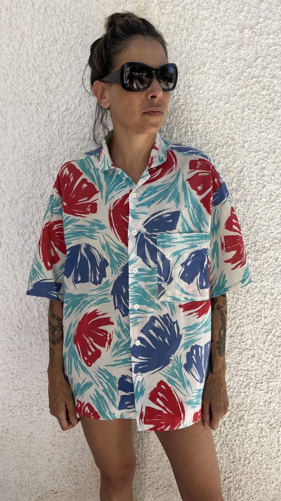 Camisa Unisex Vintage Años 80 de Algodón con Estampado Pincelado - Imagen 2