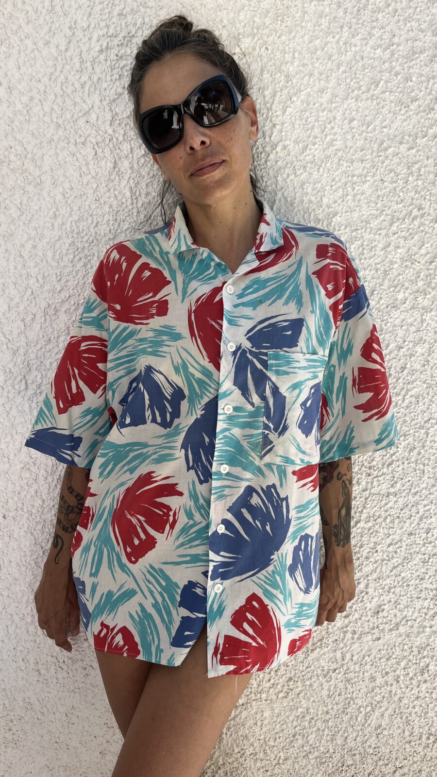 Camisa Unisex Vintage Años 80 de Algodón con Estampado Pincelado - Imagen 6