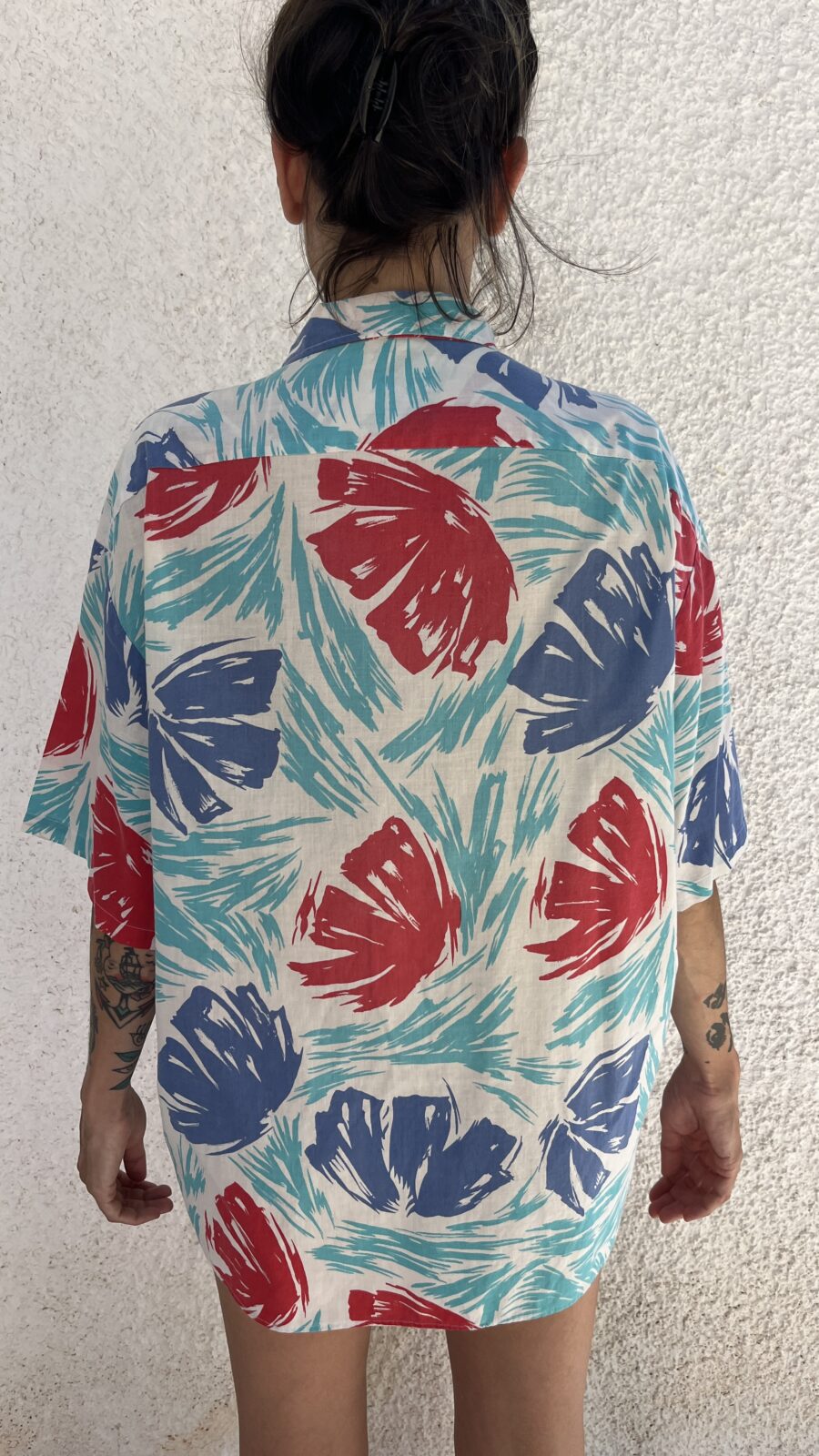 Camisa Unisex Vintage Años 80 de Algodón con Estampado Pincelado - Imagen 12