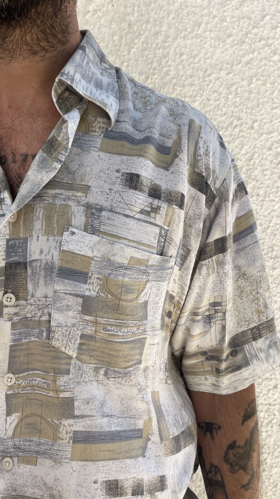 Camisa Vintage Años 80 con Estampado Geométrico en Tonos Tierra - Imagen 7