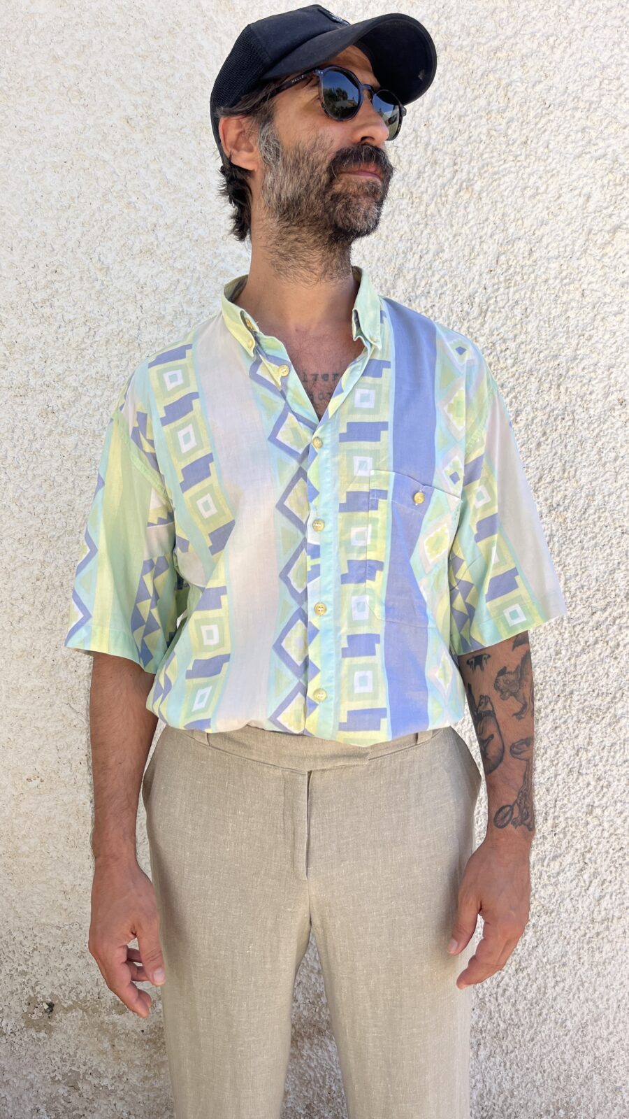 Camisa Vintage Años 80 con Estampado Geométrico Pastel - Imagen 3