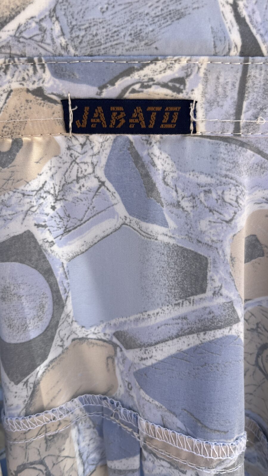 Camisa Unisex Vintage Jabato con Estampado Geométrico – Años 80 - Imagen 8